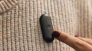 Носимый AI-диктофон Plaud NotePin